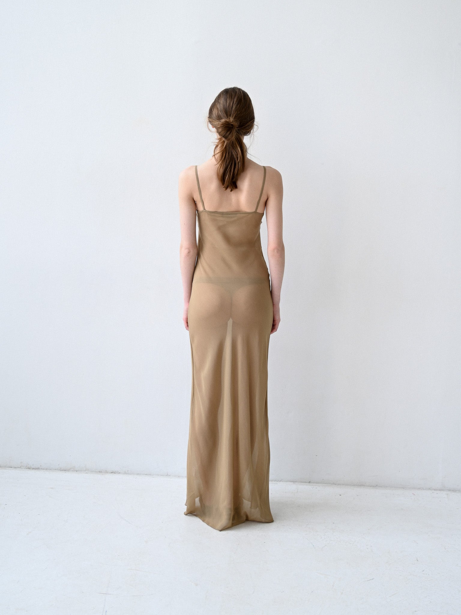 Item 26-0021 / Susy Slip Dress I (Beige)