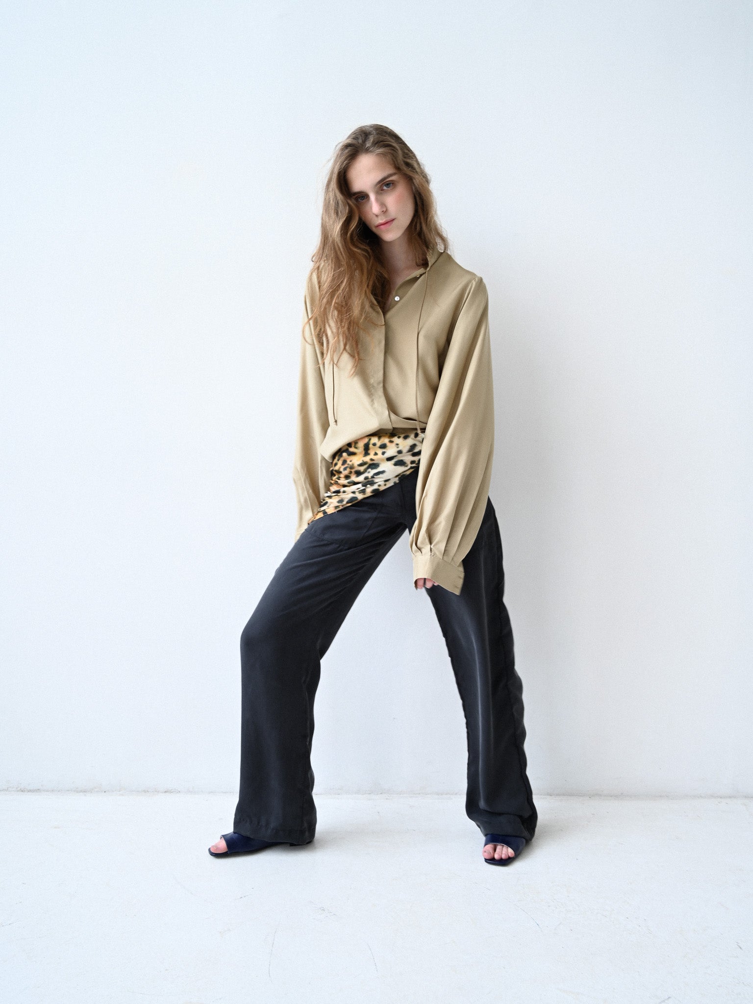 Item 26-008 / Yoko Shirt III (Beige)