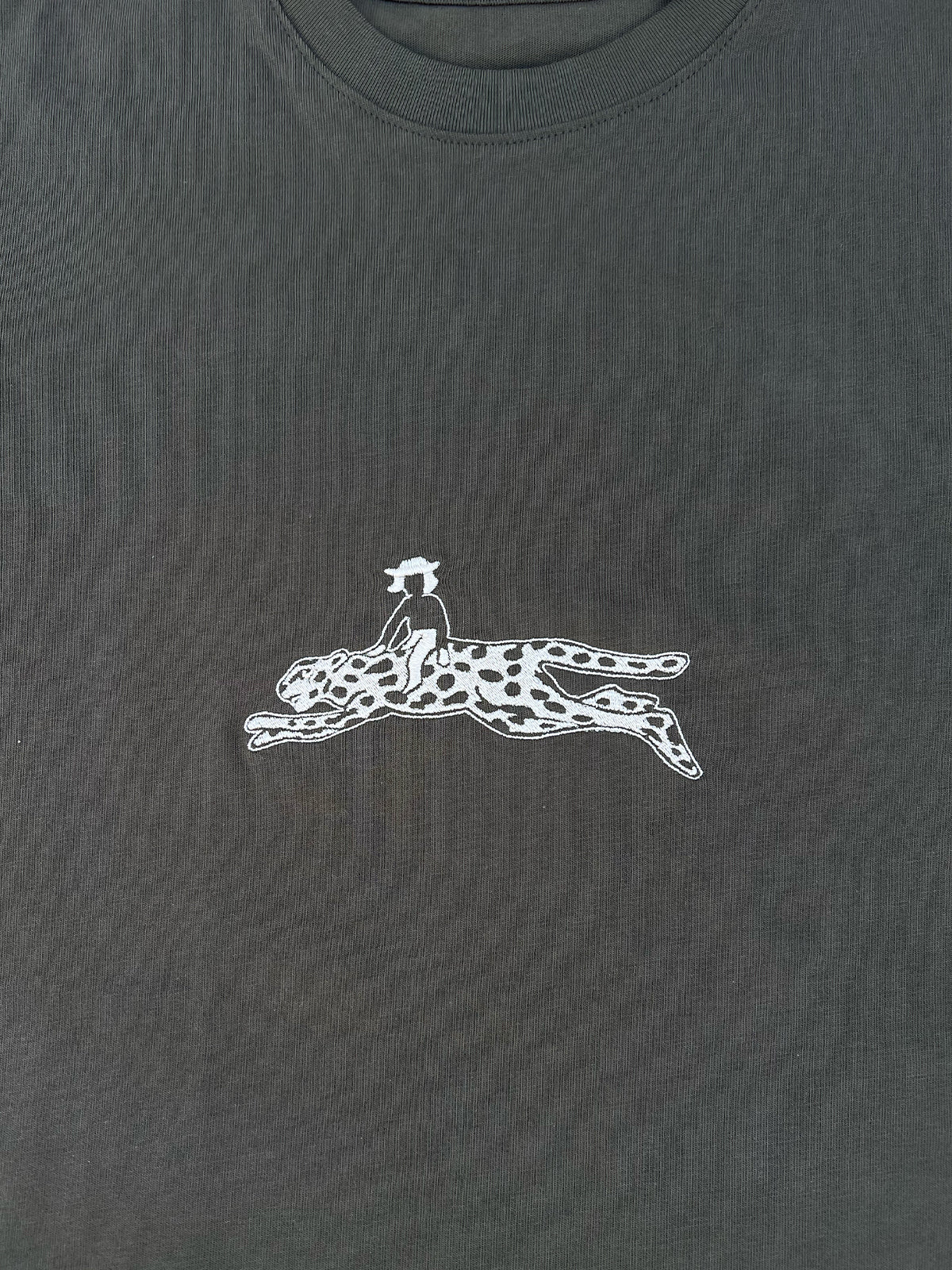 DOUBLE-SLEEVED T-SHIRT WITH CHEETAH EMBROIDERY
