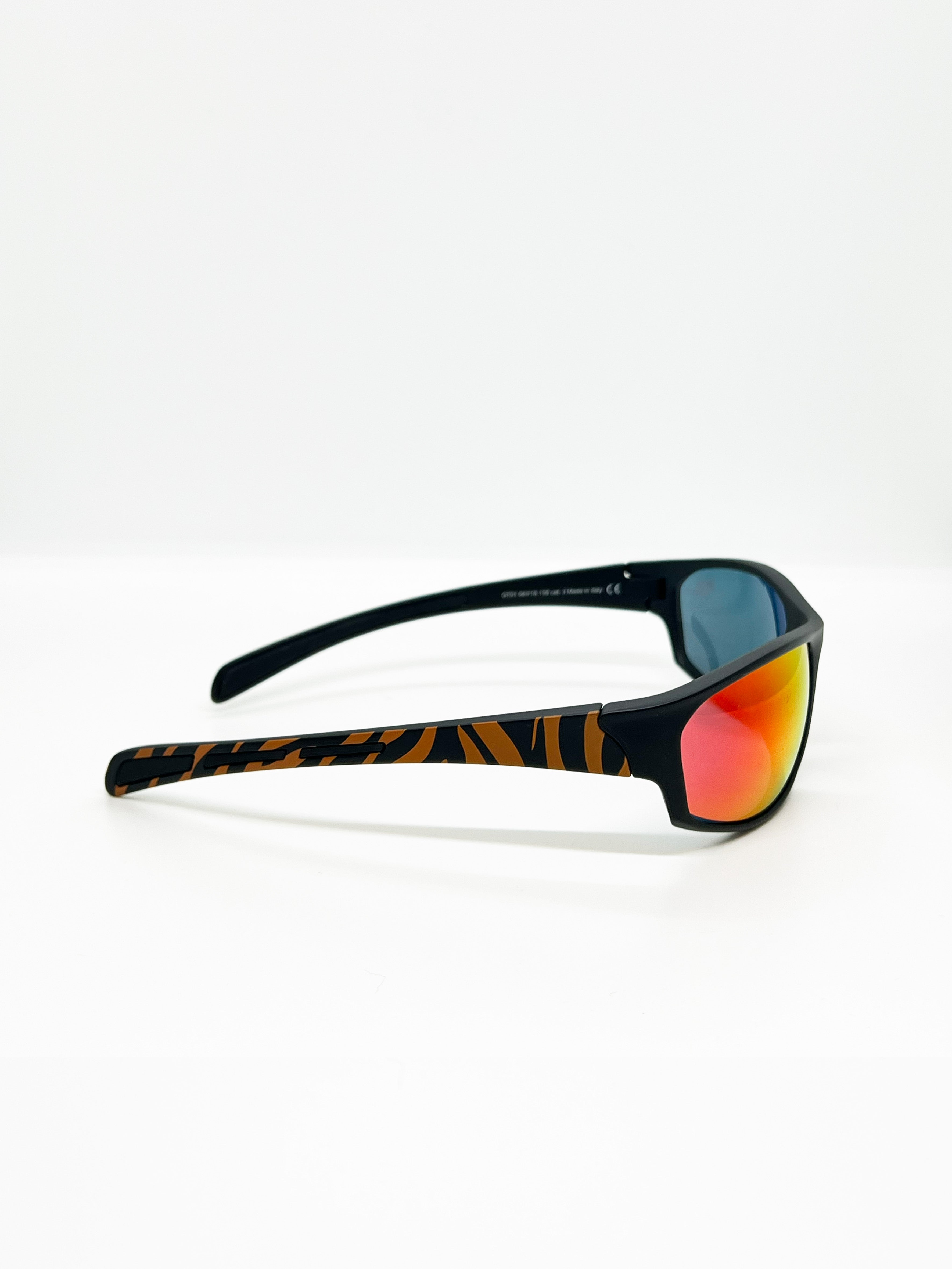 Sunglasses, side view, animalier, techno glasses